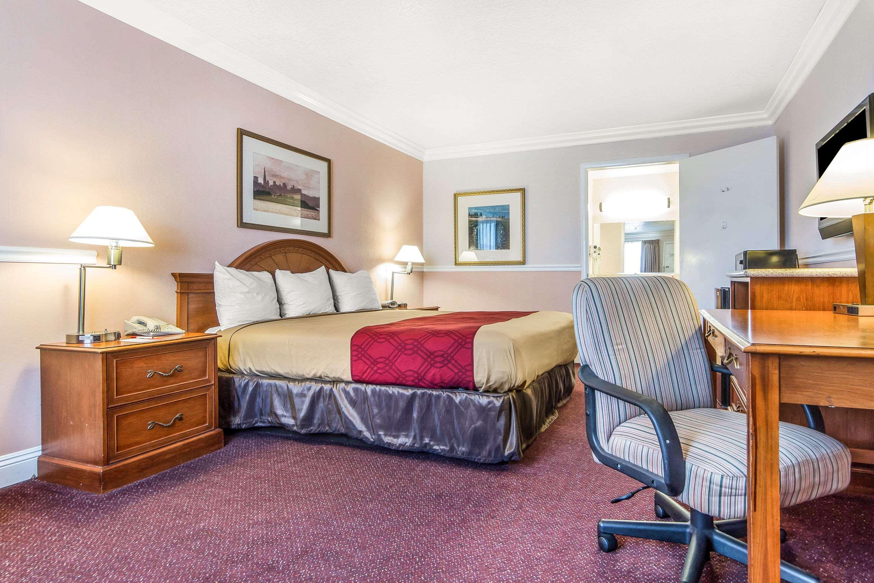 Econo Lodge Castro Valley I-580 Экстерьер фото