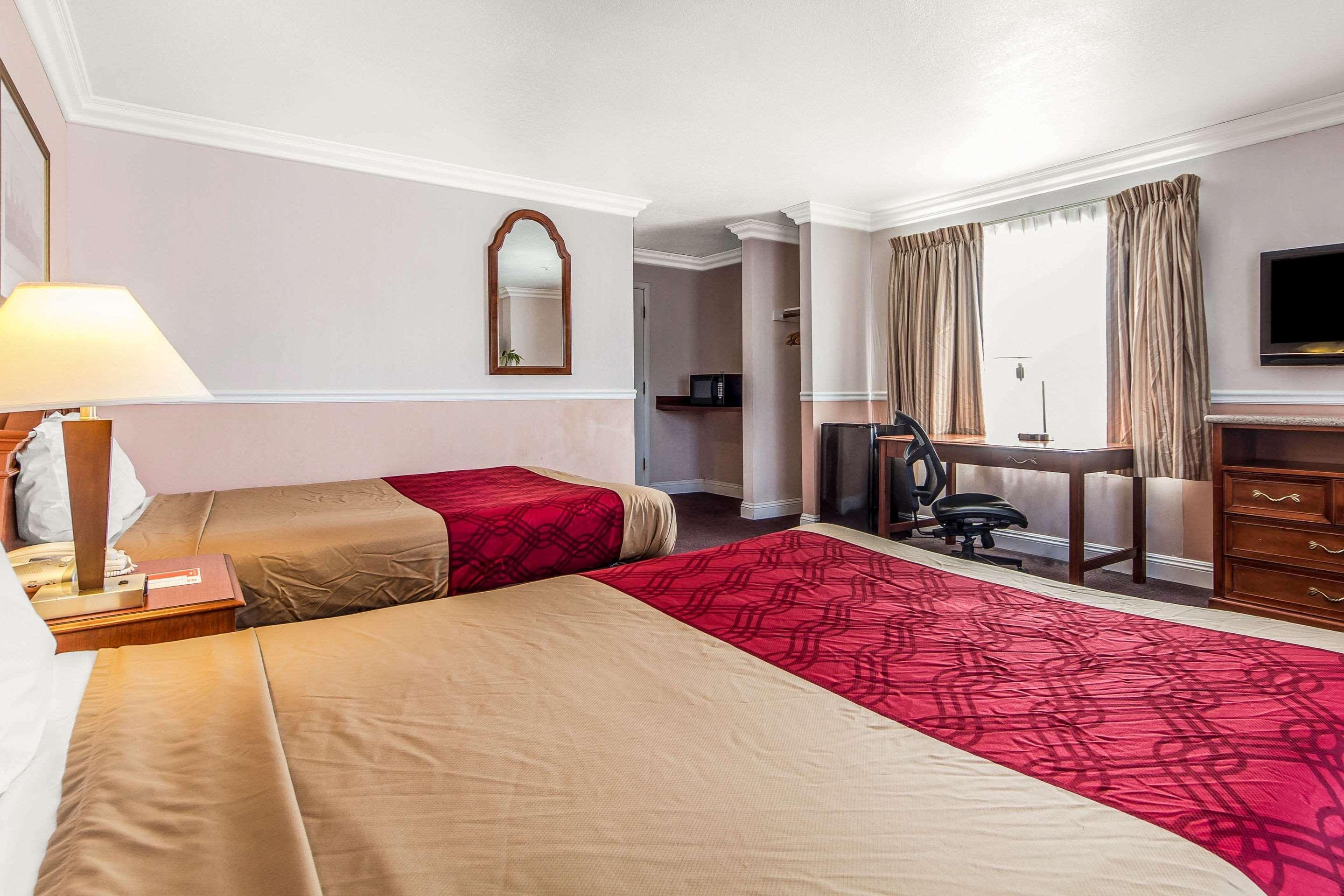 Econo Lodge Castro Valley I-580 Экстерьер фото