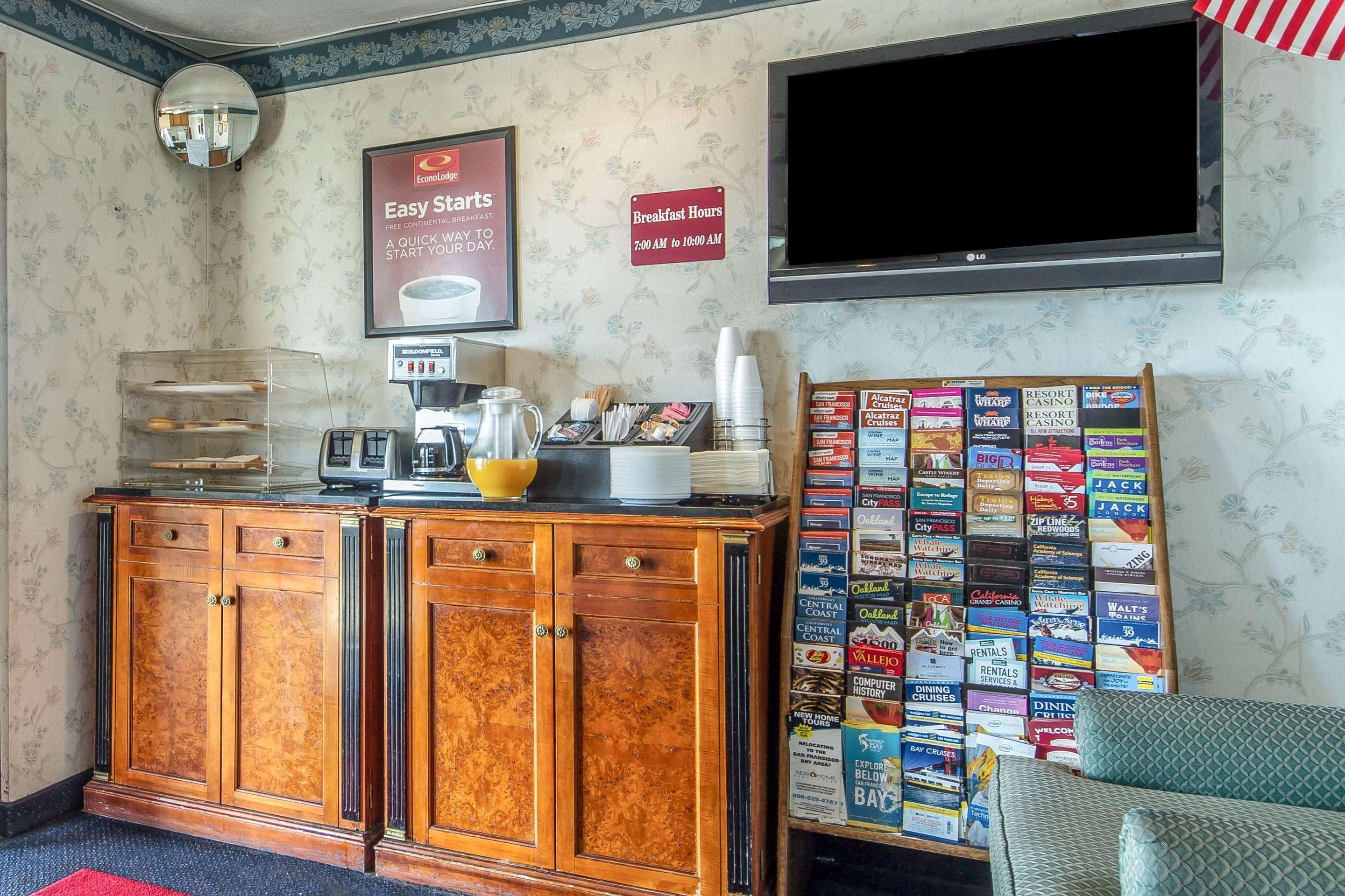 Econo Lodge Castro Valley I-580 Экстерьер фото