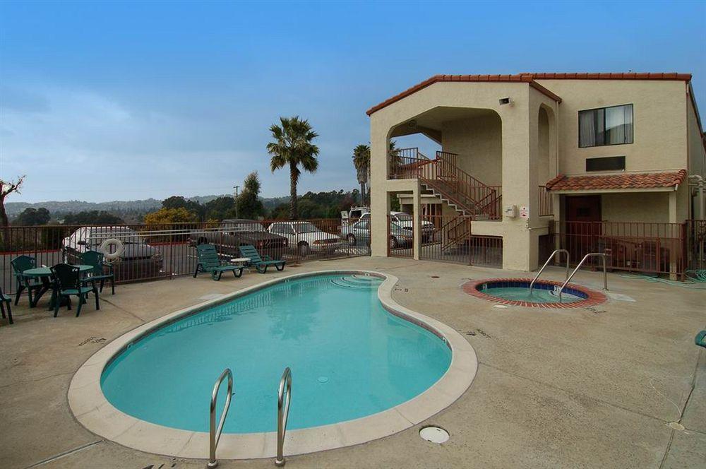 Econo Lodge Castro Valley I-580 Экстерьер фото