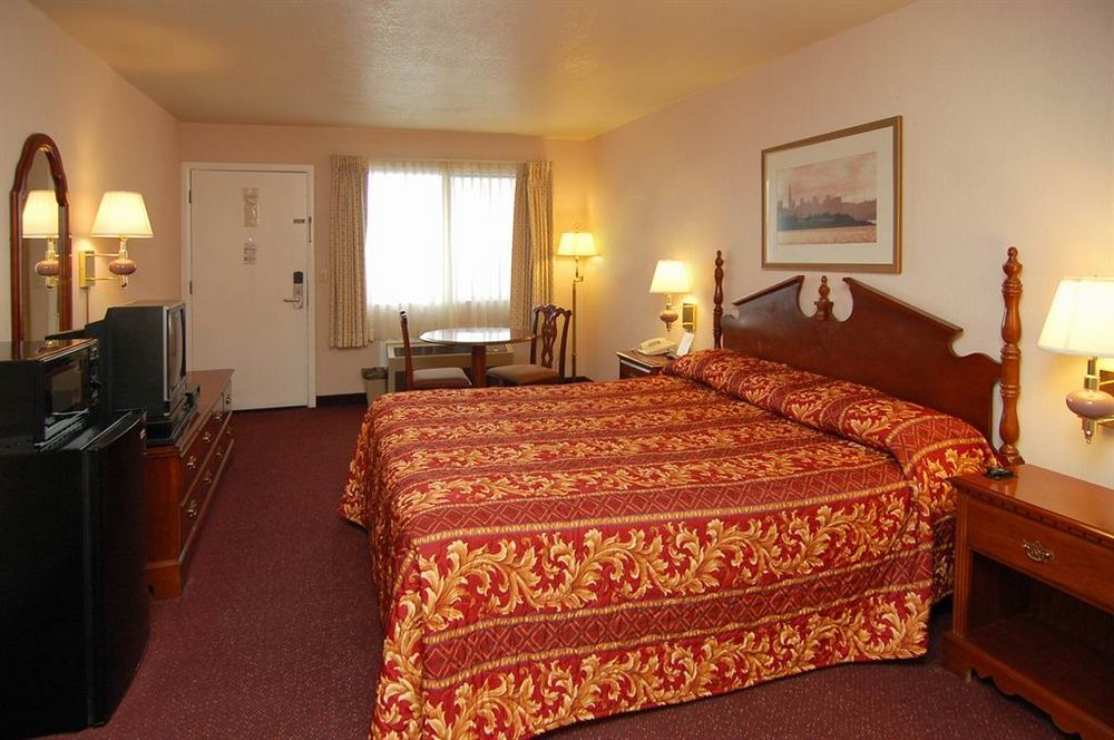 Econo Lodge Castro Valley I-580 Экстерьер фото